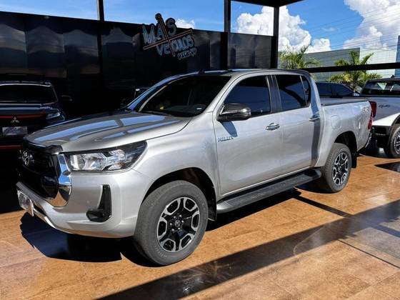 TOYOTA HILUX 2.7 VVT-i FLEX CD SR 4X2 AUTOMÁTICO TOYOTA HILUX 2.7 VVT-i FLEX CD SR 4X2 AUTOMÁTICO
